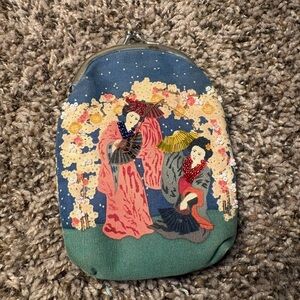 Artistic Women's Coin Bag with Traditional Design
